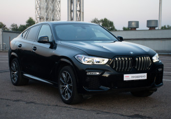 Подержанный автомобиль BMW X6 2020 года (3 фото)