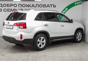 Подержанный автомобиль Kia Sorento 2014 года (4 фото)
