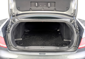 Подержанный автомобиль Peugeot 408 2016 года (9 фото)