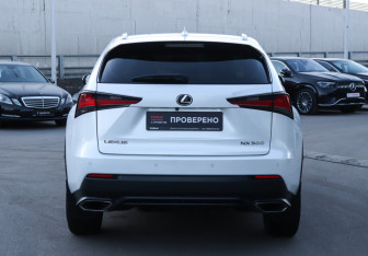 Подержанный автомобиль Lexus NX 2017 года (6 фото)