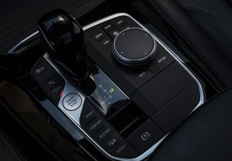 Подержанный автомобиль BMW X3 2021 года (16 фото)