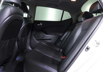 Подержанный автомобиль Kia Optima Sedan 2015 года (17 фото)