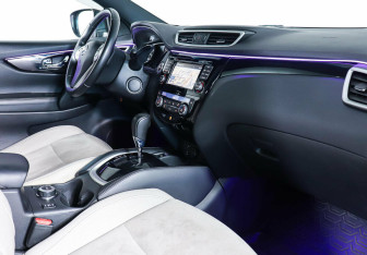 Подержанный автомобиль Nissan Qashqai 2016 года (8 фото)