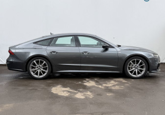Подержанный автомобиль Audi A7 2021 года (4 фото)