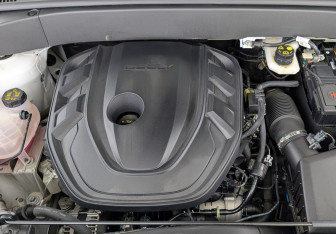 Подержанный автомобиль Geely Atlas 2024 года (9 фото)