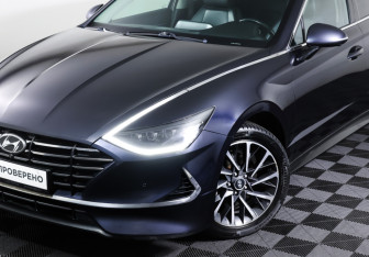Подержанный автомобиль Hyundai Sonata 2020 года (24 фото)