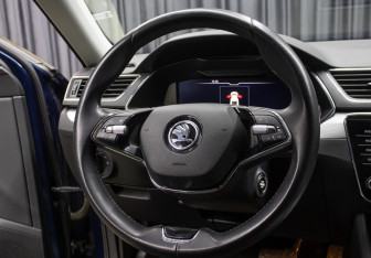 Подержанный автомобиль Skoda Superb Liftback 2021 года (17 фото)