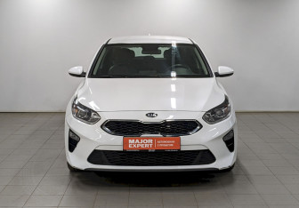 Подержанный автомобиль Kia Ceed Hatchback 2018 года (2 фото)