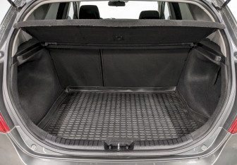 Подержанный автомобиль Kia Ceed Hatchback 2012 года (10 фото)