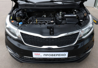 Подержанный автомобиль Kia Rio Hatchback 2016 года (9 фото)