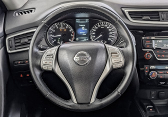 Подержанный автомобиль Nissan X-Trail 2016 года (22 фото)