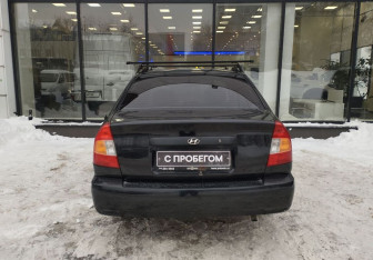 Подержанный автомобиль Hyundai Accent Sedan 2009 года (7 фото)