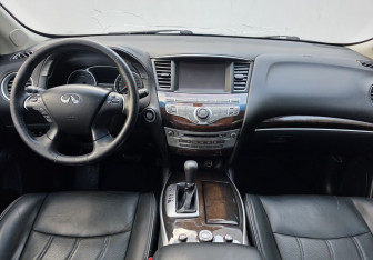 Подержанный автомобиль Infiniti QX60 2015 года (12 фото)