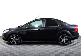 Подержанный автомобиль Ford Focus Sedan 2008 года (8 фото)