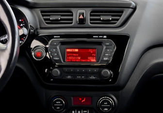 Подержанный автомобиль Kia Rio Hatchback 2014 года (15 фото)