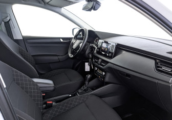 Подержанный автомобиль Skoda Rapid Liftback 2022 года (13 фото)