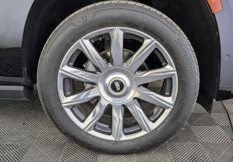 Подержанный автомобиль Cadillac Escalade Suv 2022 года (12 фото)