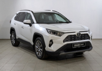 Подержанный автомобиль Toyota RAV4 2022 года (10 фото)