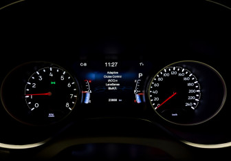 Подержанный автомобиль Jeep Compass 2018 года (13 фото)