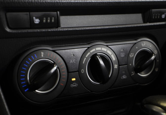 Подержанный автомобиль Mazda 3 Hatchback 2013 года (22 фото)