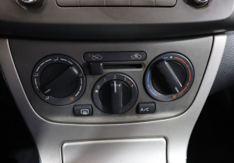 Подержанный автомобиль Nissan Sentra Sedan 2015 года (18 фото)