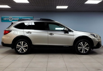 Подержанный автомобиль Subaru Outback Wagon 2018 года (4 фото)