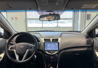 Подержанный автомобиль Hyundai Solaris Sedan 2013 года (12 фото)