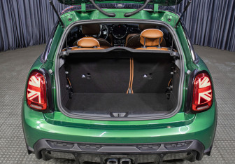 Подержанный автомобиль MINI Hatch 2021 года (10 фото)