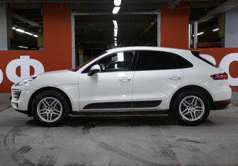 Подержанный автомобиль Porsche Macan 2017 года (8 фото)