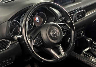 Подержанный автомобиль Mazda CX-5 2018 года (12 фото)