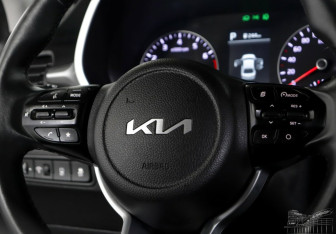 Подержанный автомобиль Kia Rio Sedan 2021 года (10 фото)