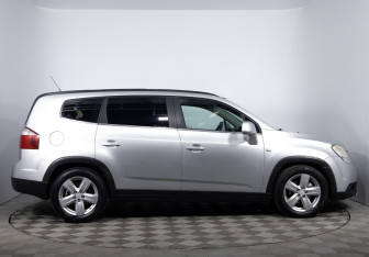 Подержанный автомобиль Chevrolet Orlando 2012 года (4 фото)