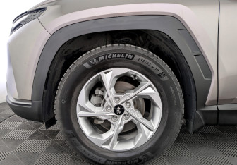 Подержанный автомобиль Hyundai Tucson 2022 года (18 фото)