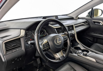 Подержанный автомобиль Lexus RX 2018 года (16 фото)