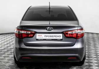 Подержанный автомобиль Kia Rio Sedan 2014 года (6 фото)