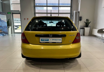 Подержанный автомобиль Honda Civic Hatchback 2001 года (5 фото)