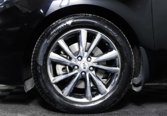 Подержанный автомобиль Kia Carnival 2018 года (29 фото)