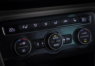 Подержанный автомобиль Volkswagen Tiguan 2017 года (16 фото)