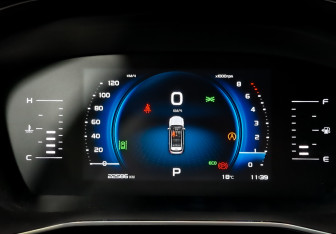 Подержанный автомобиль Geely Atlas Pro 2024 года (13 фото)