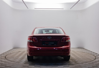 Подержанный автомобиль Toyota Avensis Sedan 2011 года (6 фото)