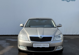 Подержанный автомобиль Skoda Octavia Liftback 2012 года (2 фото)