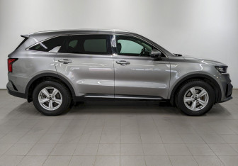 Подержанный автомобиль Kia Sorento 2021 года (4 фото)