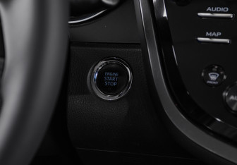 Подержанный автомобиль Toyota Camry Sedan 2019 года (19 фото)