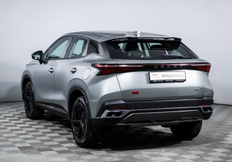 Подержанный автомобиль Omoda C5 2023 года (7 фото)