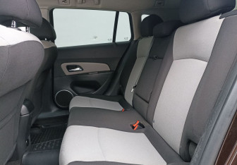 Подержанный автомобиль Chevrolet Cruze Wagon 2014 года (11 фото)