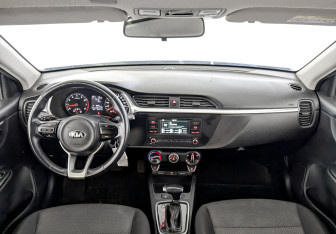 Подержанный автомобиль Kia Rio Hatchback 2021 года (14 фото)