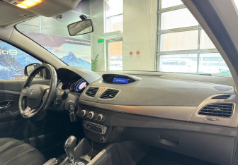 Подержанный автомобиль Renault Fluence 2014 года (10 фото)