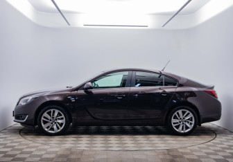 Подержанный автомобиль Opel Insignia Sedan 2014 года (8 фото)
