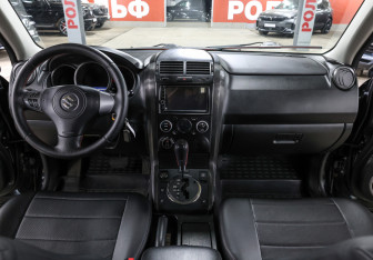 Подержанный автомобиль Suzuki Grand Vitara 2008 года (14 фото)