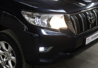 Подержанный автомобиль Toyota Land Cruiser Prado 2019 года (24 фото)